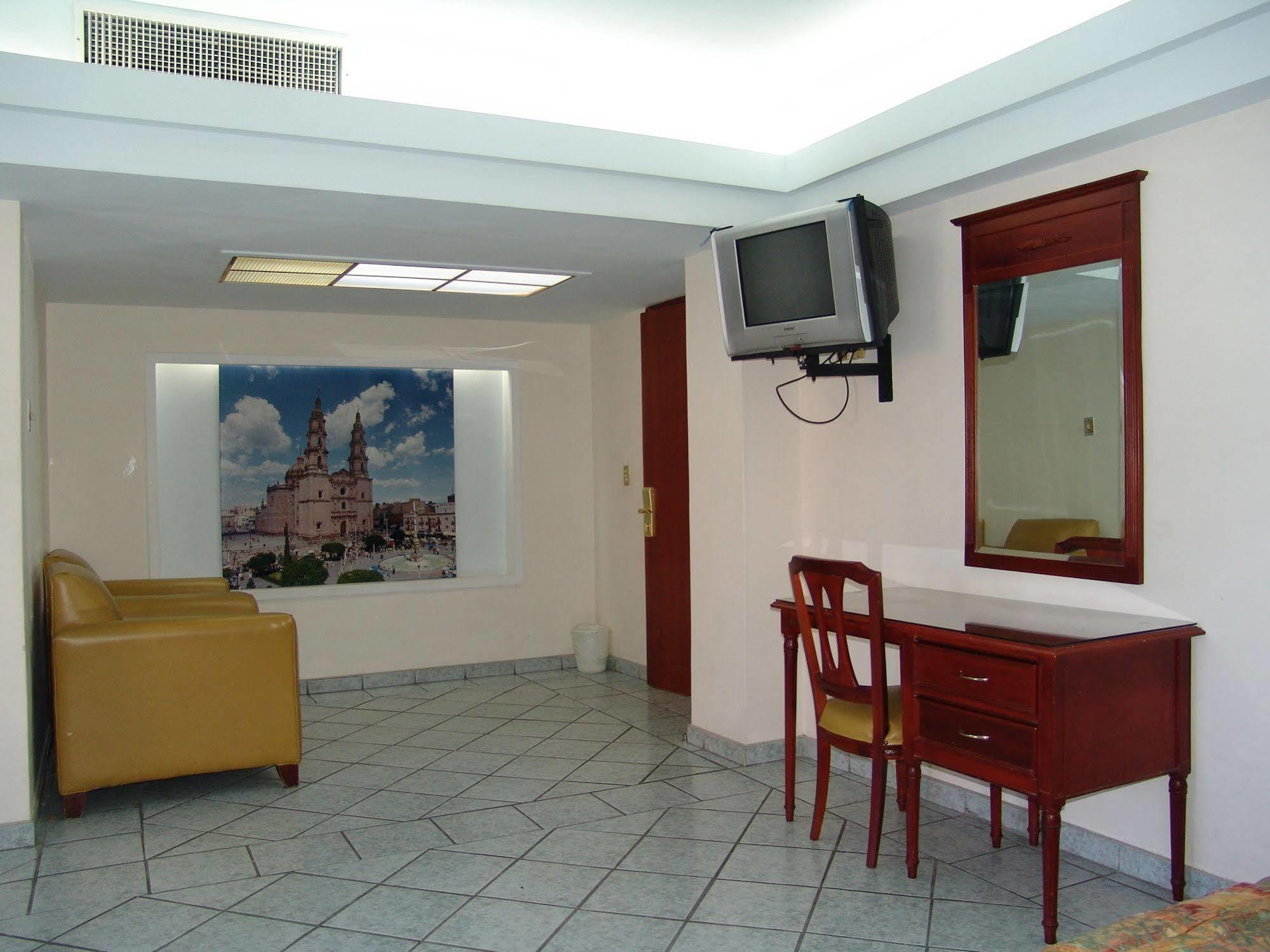Hotel Posada Arcos Сан-Хуан-де-лос-Лагос Экстерьер фото