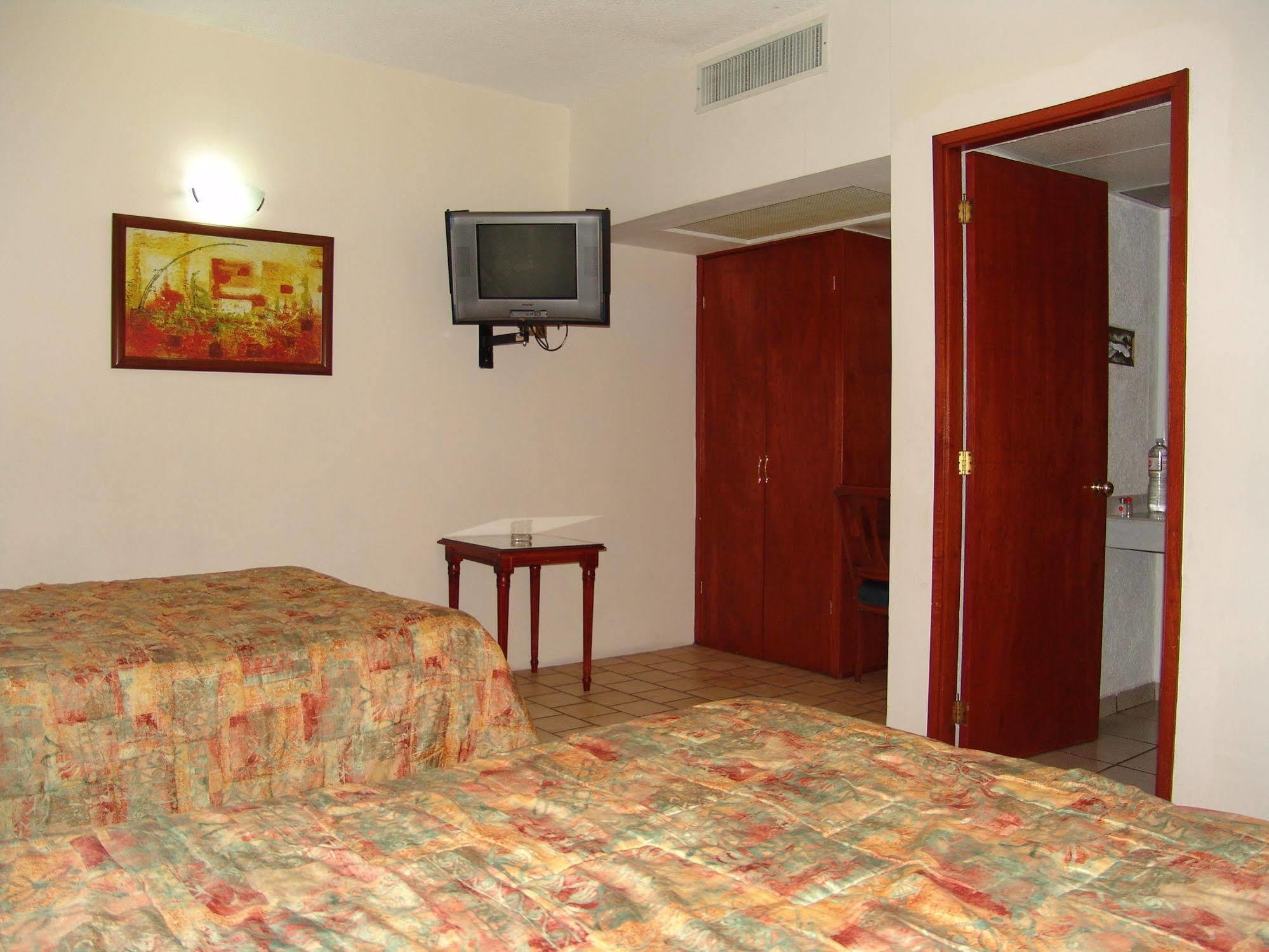 Hotel Posada Arcos Сан-Хуан-де-лос-Лагос Экстерьер фото